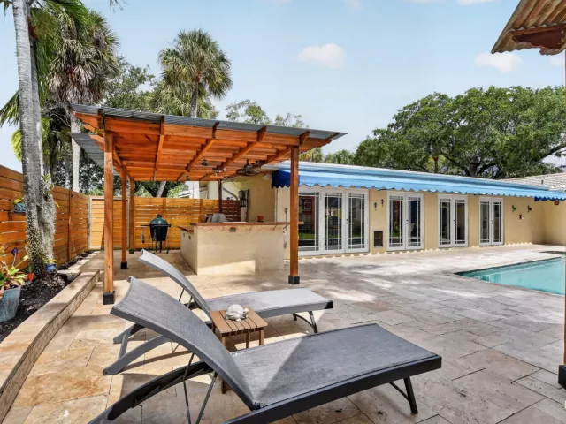 4-bedroom home for sale in Boca Raton - 32 SW 14TH Avenue - MondialRealty