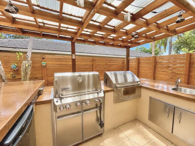 4-bedroom home for sale in Boca Raton - 32 SW 14TH Avenue - MondialRealty