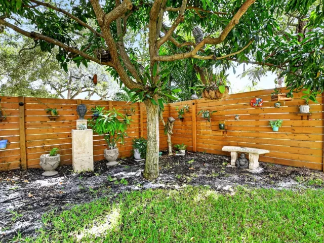 4-bedroom home for sale in Boca Raton - 32 SW 14TH Avenue - MondialRealty