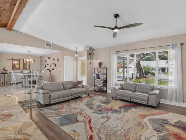 4-bedroom home for sale in Boca Raton - 32 SW 14TH Avenue - MondialRealty