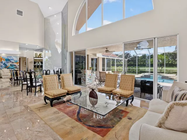 4-bedroom home for sale in Boca Raton - 10192 Shireoaks Lane - MondialRealty