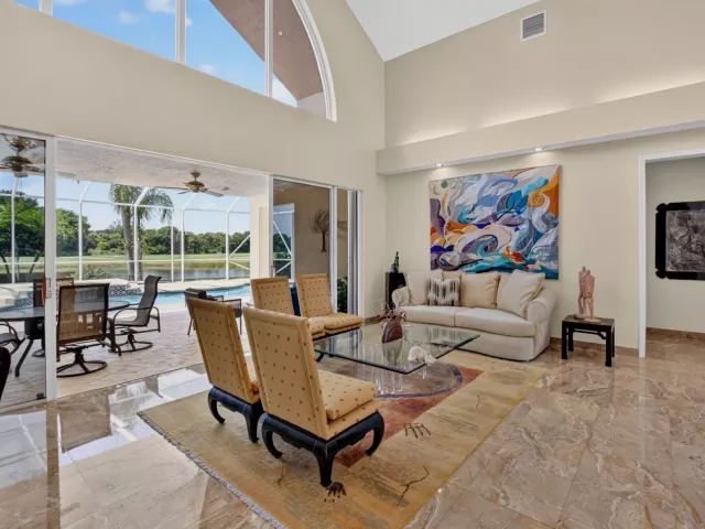 4-bedroom home for sale in Boca Raton - 10192 Shireoaks Lane - MondialRealty