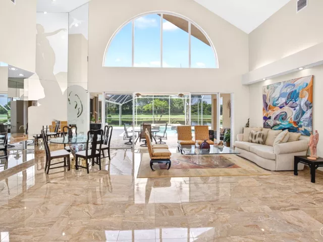 4-bedroom home for sale in Boca Raton - 10192 Shireoaks Lane - MondialRealty