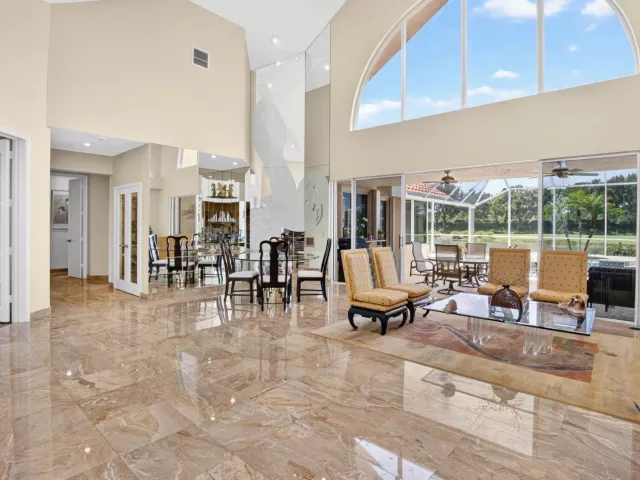 4-bedroom home for sale in Boca Raton - 10192 Shireoaks Lane - MondialRealty
