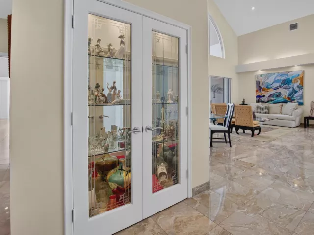 4-bedroom home for sale in Boca Raton - 10192 Shireoaks Lane - MondialRealty