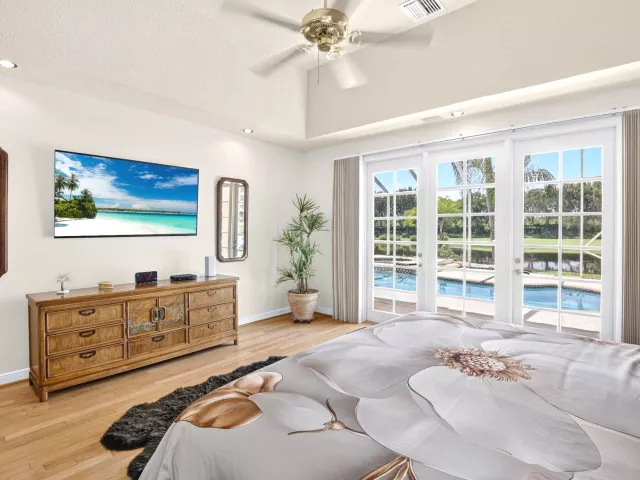 4-bedroom home for sale in Boca Raton - 10192 Shireoaks Lane - MondialRealty