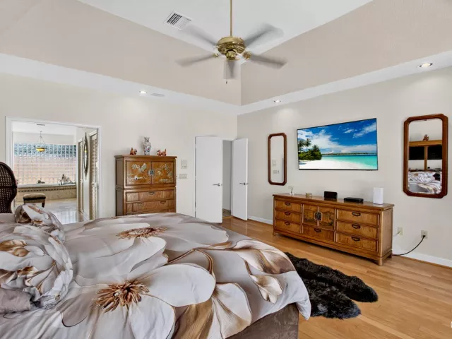 4-bedroom home for sale in Boca Raton - 10192 Shireoaks Lane - MondialRealty