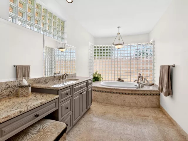 4-bedroom home for sale in Boca Raton - 10192 Shireoaks Lane - MondialRealty