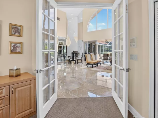 4-bedroom home for sale in Boca Raton - 10192 Shireoaks Lane - MondialRealty