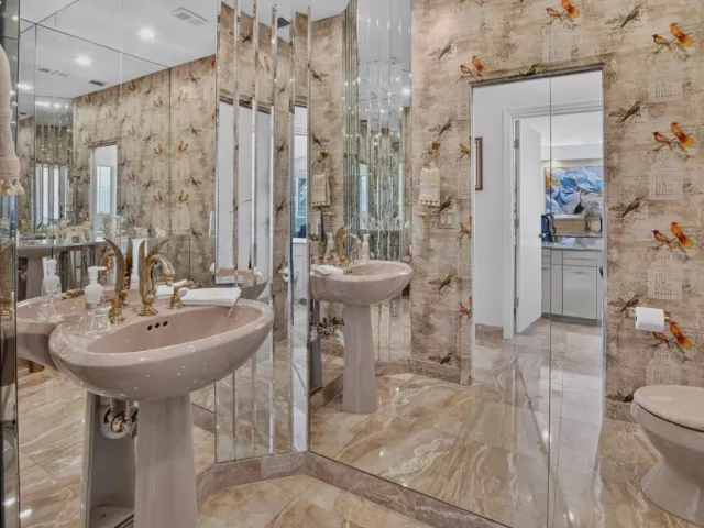 4-bedroom home for sale in Boca Raton - 10192 Shireoaks Lane - MondialRealty