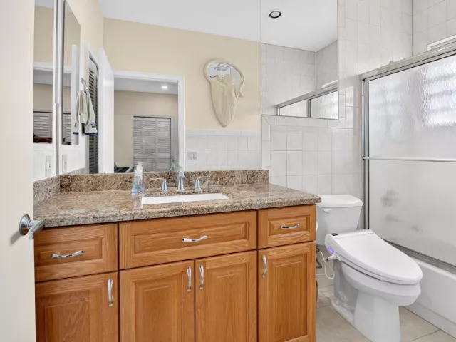 4-bedroom home for sale in Boca Raton - 10192 Shireoaks Lane - MondialRealty