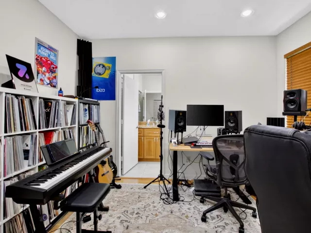 4-bedroom home for sale in Boca Raton - 10192 Shireoaks Lane - MondialRealty