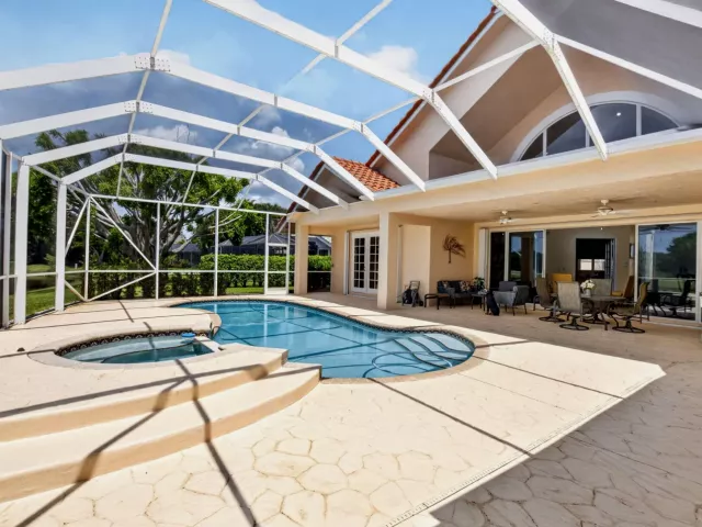 4-bedroom home for sale in Boca Raton - 10192 Shireoaks Lane - MondialRealty