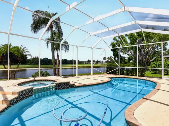 4-bedroom home for sale in Boca Raton - 10192 Shireoaks Lane - MondialRealty