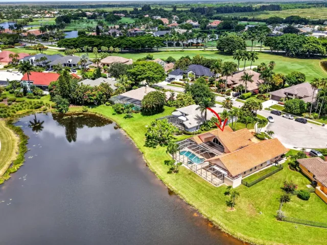 4-bedroom home for sale in Boca Raton - 10192 Shireoaks Lane - MondialRealty