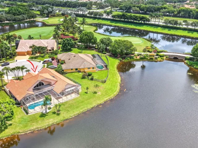 4-bedroom home for sale in Boca Raton - 10192 Shireoaks Lane - MondialRealty