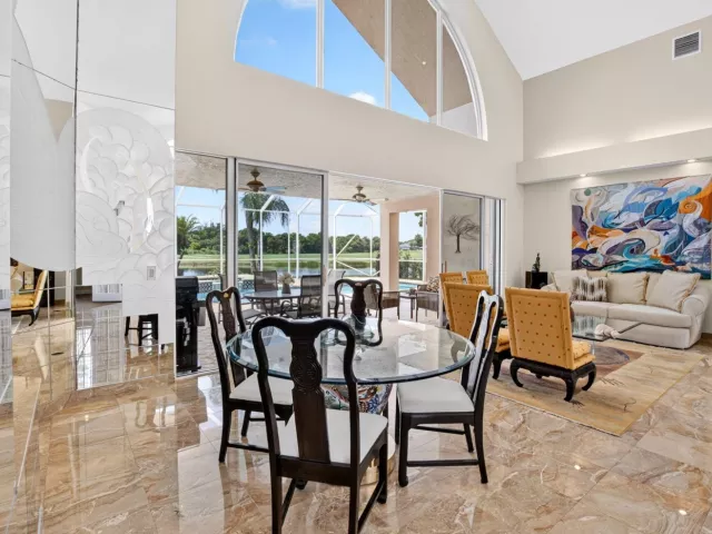 4-bedroom home for sale in Boca Raton - 10192 Shireoaks Lane - MondialRealty