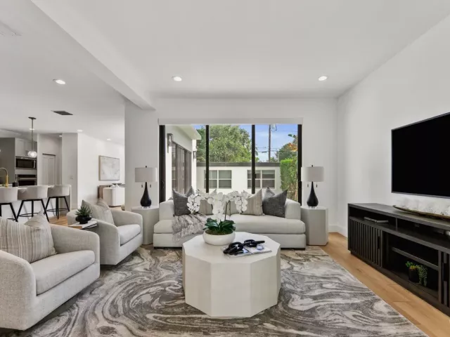 4-bedroom home for sale in West Palm Beach - 509 38th Street - MondialRealty