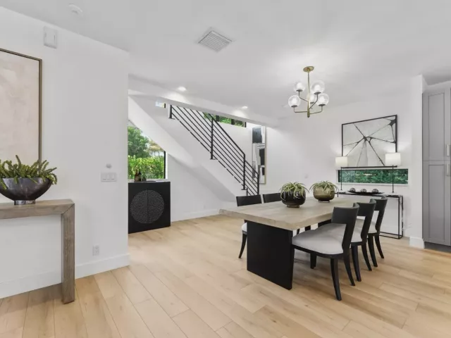 4-bedroom home for sale in West Palm Beach - 509 38th Street - MondialRealty