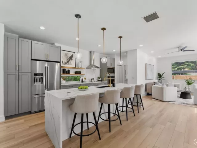 4-bedroom home for sale in West Palm Beach - 509 38th Street - MondialRealty
