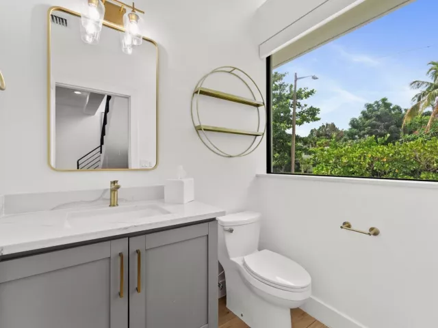 4-bedroom home for sale in West Palm Beach - 509 38th Street - MondialRealty
