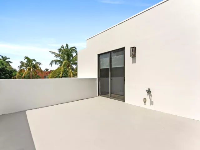 4-bedroom home for sale in West Palm Beach - 509 38th Street - MondialRealty