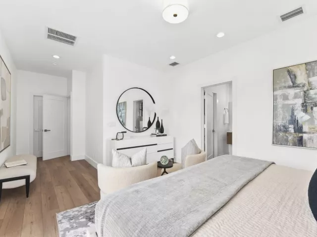 4-bedroom home for sale in West Palm Beach - 509 38th Street - MondialRealty