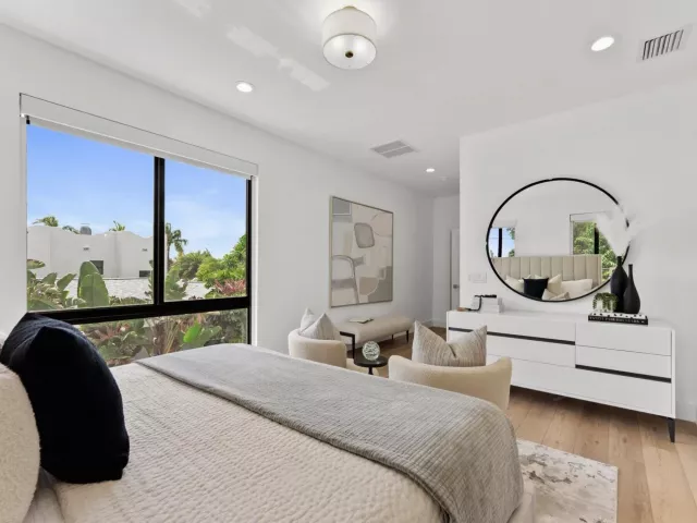 4-bedroom home for sale in West Palm Beach - 509 38th Street - MondialRealty
