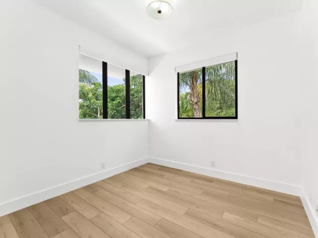 4-bedroom home for sale in West Palm Beach - 509 38th Street - MondialRealty