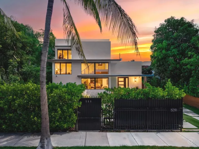 4-bedroom home for sale in West Palm Beach - 509 38th Street - MondialRealty
