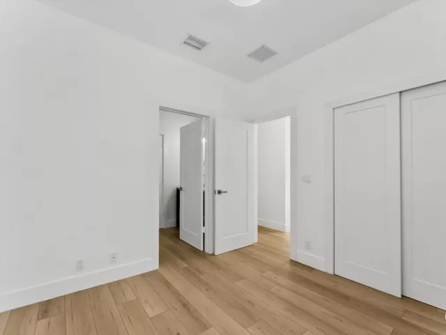 4-bedroom home for sale in West Palm Beach - 509 38th Street - MondialRealty