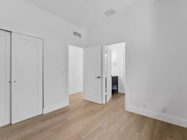 4-bedroom home for sale in West Palm Beach - 509 38th Street - MondialRealty