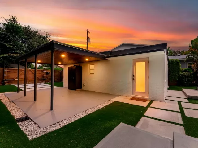 4-bedroom home for sale in West Palm Beach - 509 38th Street - MondialRealty
