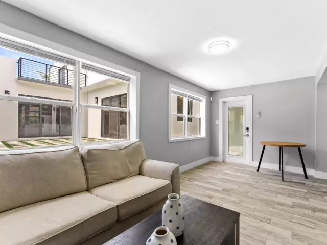 4-bedroom home for sale in West Palm Beach - 509 38th Street - MondialRealty