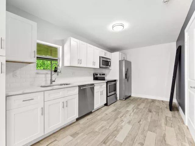 4-bedroom home for sale in West Palm Beach - 509 38th Street - MondialRealty