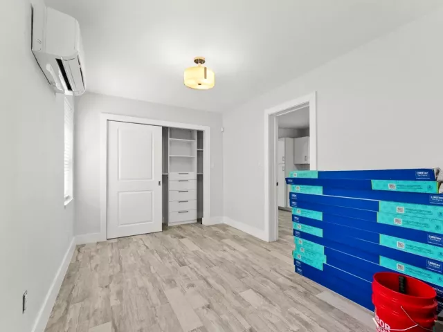 4-bedroom home for sale in West Palm Beach - 509 38th Street - MondialRealty