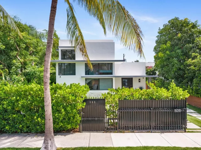 4-bedroom home for sale in West Palm Beach - 509 38th Street - MondialRealty