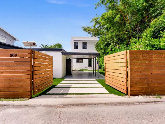 4-bedroom home for sale in West Palm Beach - 509 38th Street - MondialRealty