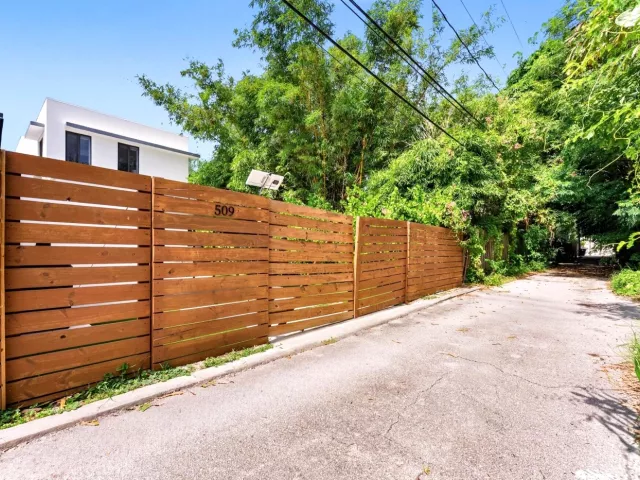 4-bedroom home for sale in West Palm Beach - 509 38th Street - MondialRealty