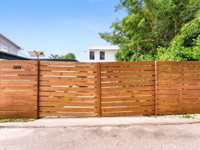 4-bedroom home for sale in West Palm Beach - 509 38th Street - MondialRealty
