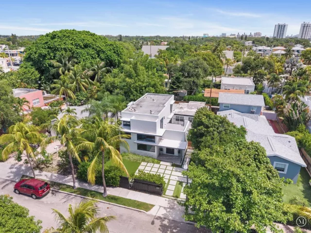 4-bedroom home for sale in West Palm Beach - 509 38th Street - MondialRealty