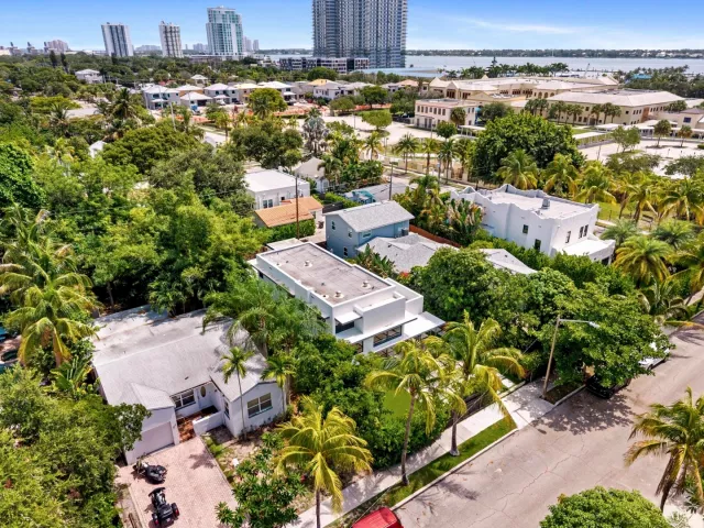 4-bedroom home for sale in West Palm Beach - 509 38th Street - MondialRealty