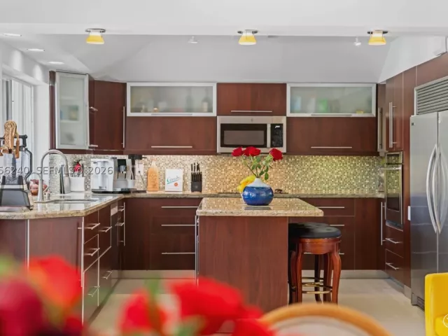 3-bedroom home for rent in North Miami Beach - 930 NE 182nd Ter - MondialRealty