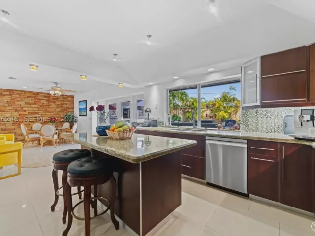 3-bedroom home for rent in North Miami Beach - 930 NE 182nd Ter - MondialRealty