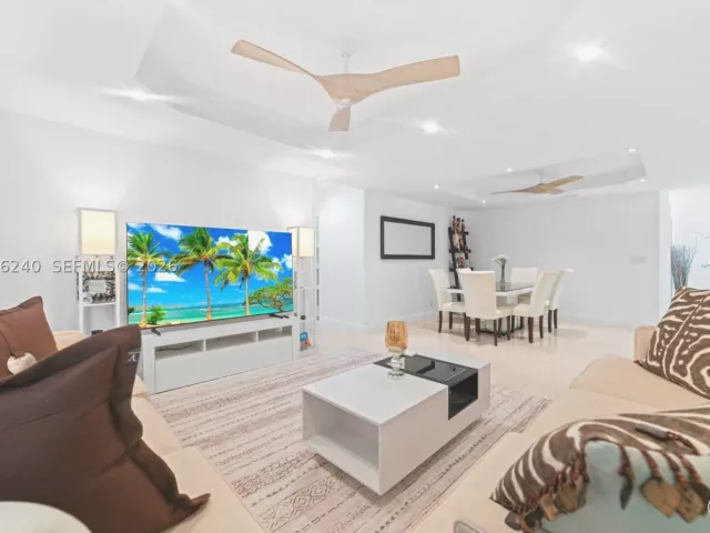 3-bedroom home for rent in North Miami Beach - 930 NE 182nd Ter - MondialRealty