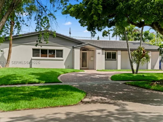 3-bedroom home for rent in North Miami Beach - 930 NE 182nd Ter - MondialRealty