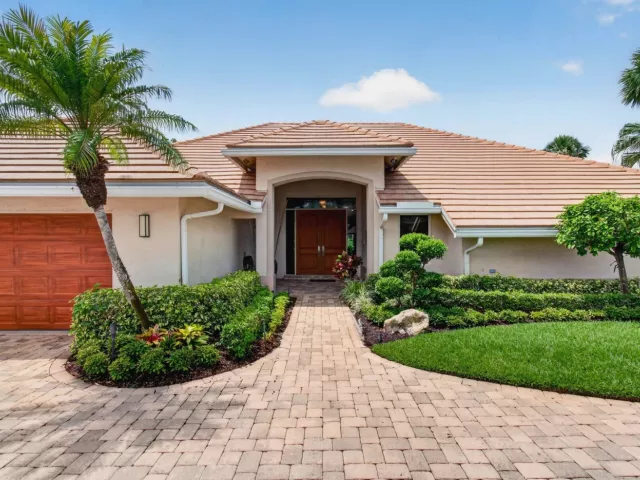 3-bedroom home for sale in Delray Beach - 4960 Cherry Laurel Lane - MondialRealty