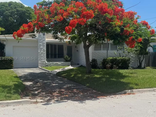 3-bedroom home for rent in Surfside - 409 91st St - MondialRealty