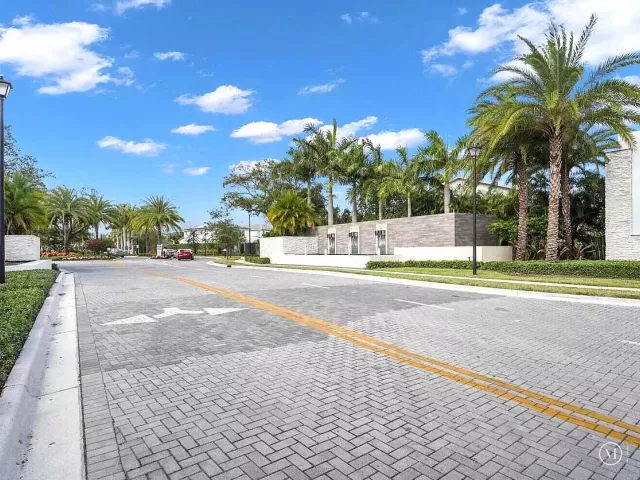 4-bedroom home for sale in Deerfield Beach - 4329 Marina Way - MondialRealty