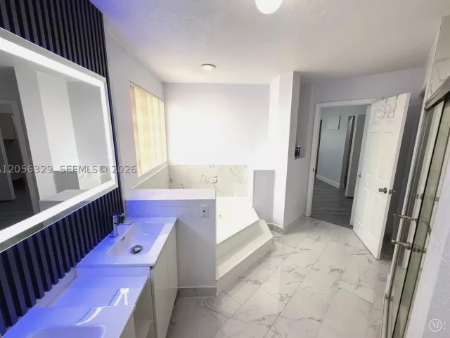 4-bedroom home for rent in Miami - 9352 SW 155th Ave - MondialRealty